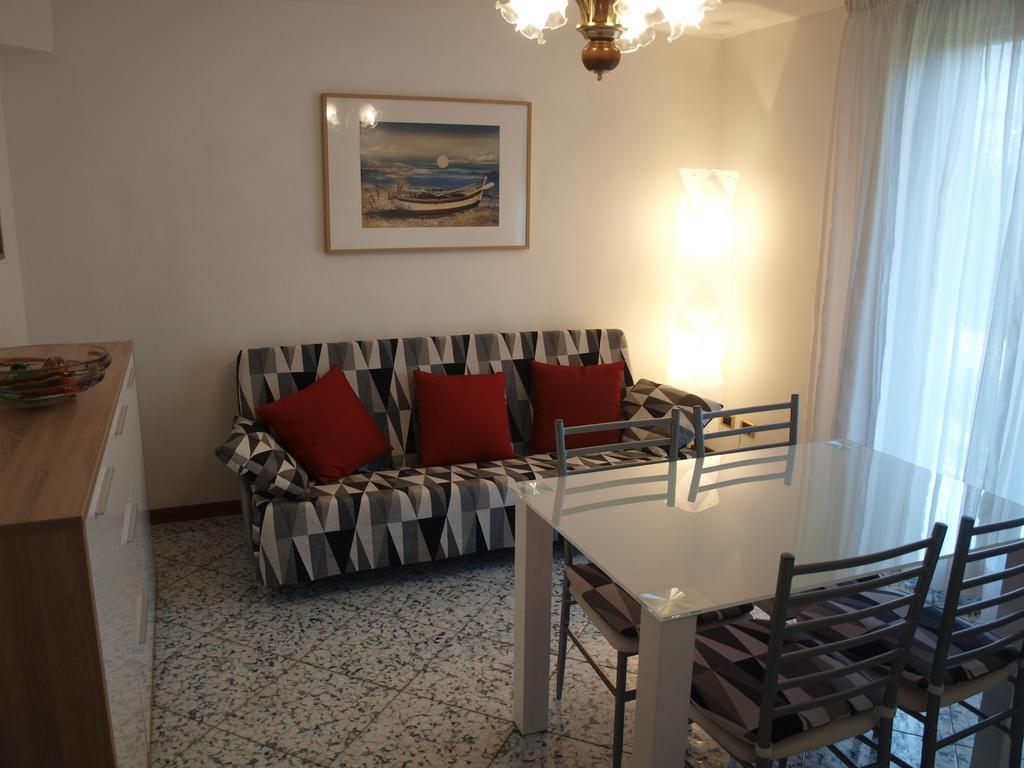 Apartment Maria & Patrizio Lignano Sabbiadoro Quarto foto